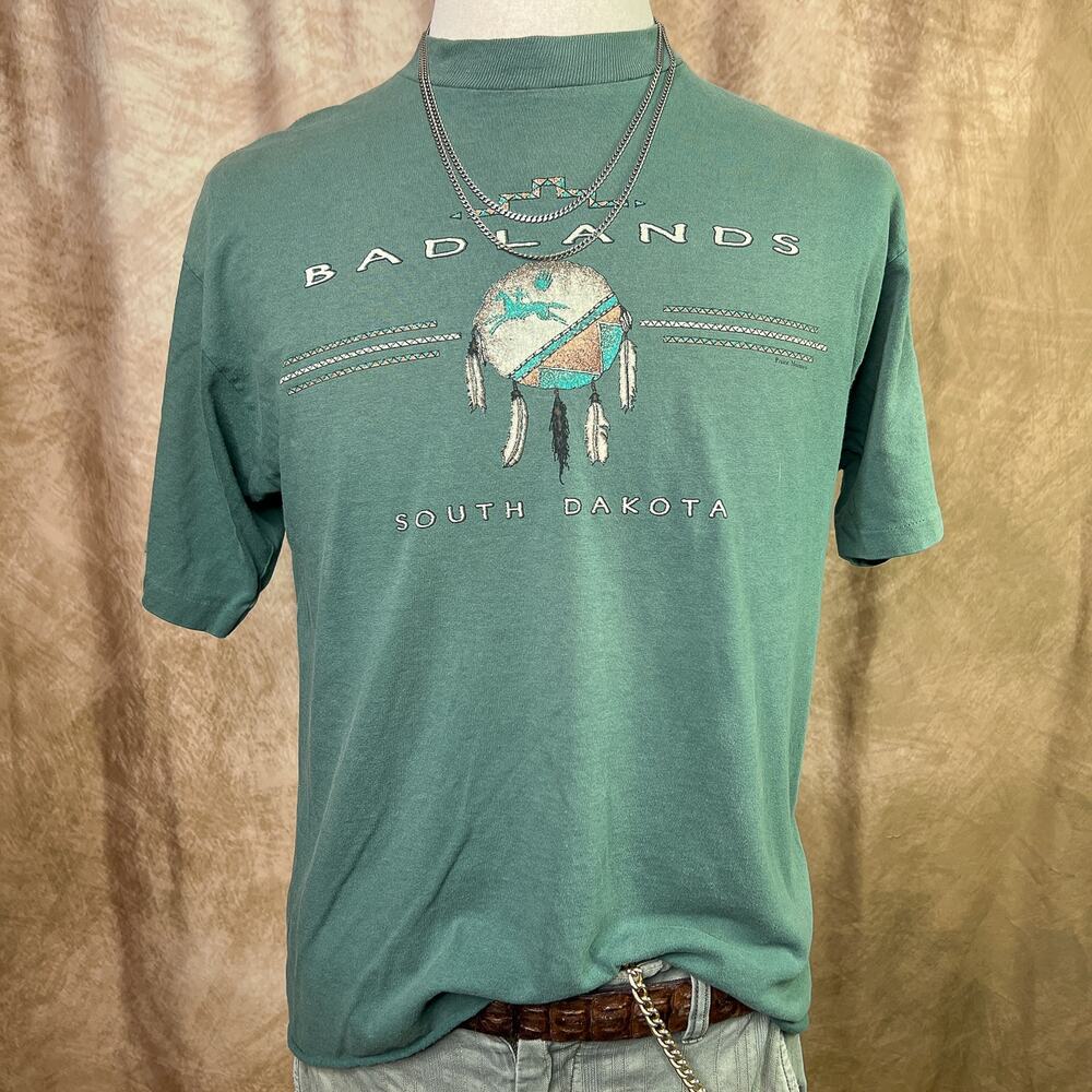 Vintage Y2K Badlands National Park T-Shirt South Dakota Dreamcatcher Graphic Tee